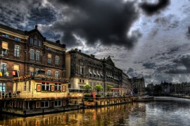 Amsterdam: une merveille à découvrir en flottant sur les canaux