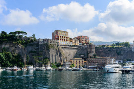 Sorrent- machen Sie sich auf die Spuren nach Italiens vergessener Insel im Golf von Neapel