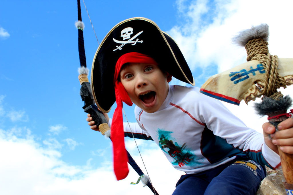 Die Kinder werden die Piratenfahrt mit Piraten-Themen-Spiele lieben!