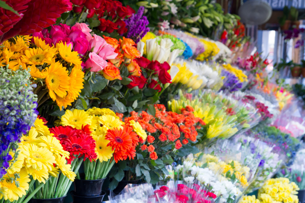 Der Forville Markt ist ein Meer an bunten Blumenstände und vielem mehr!