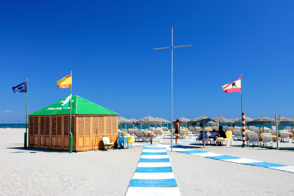 Kein Besuch in Roquetas de Mar wäre komplett, ohne einen Ausflug zum Playa Urbanización.