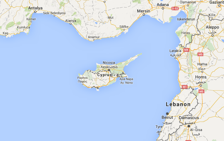 Er zijn veel vluchten richting Cyprus. Vlieg op Larnaca op Paphos.