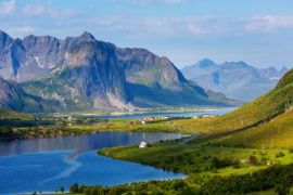 Admira la belleza de los fiordos en Noruega