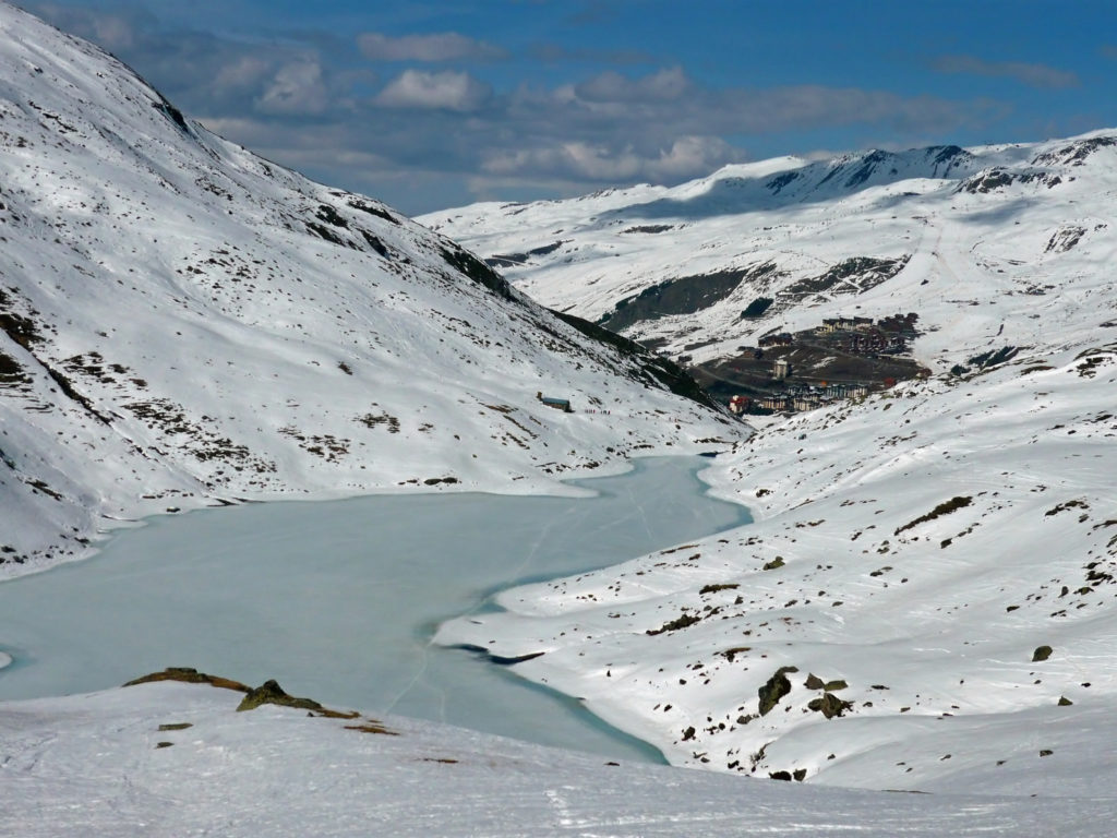 Le lac du Lou, dans les Alpes (Savoie)