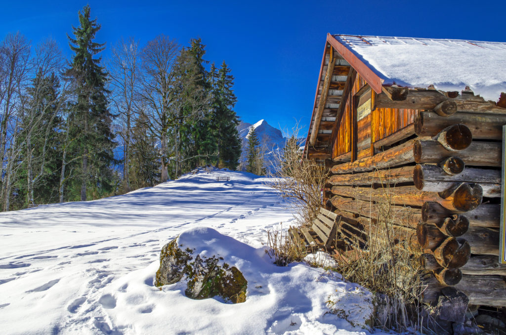 Bergehtte_Alpen_Garmisch_Berg_Winter_Sonne