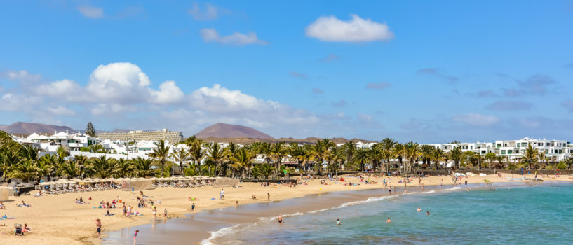 Avez-vous hâte à l’été? Les plages de Costa Teguise vous attendent!