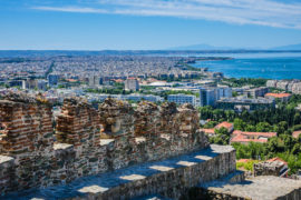 Descubre el gran legado histórico y el ambiente multicultural de Tesalónica, en el norte de Grecia