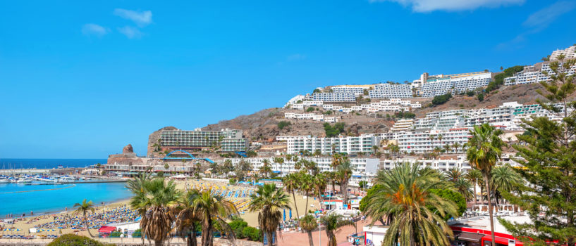 Viaja hasta Gran Canaria, y diviértete con la completa oferta de ocio de la playa de Puerto Rico