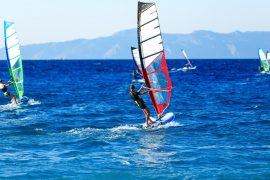 Feuchtfröhlicher Familienurlaub- Windsurfing in Costa Teguise