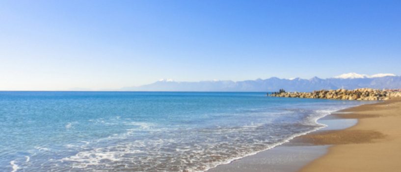 Lara Beach: diversión garantizada, día y noche, en el sur de la costa turca