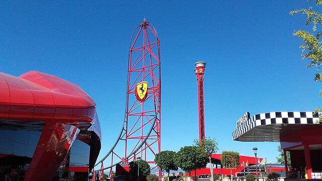Ferrari land vue d'ensemble.jpg