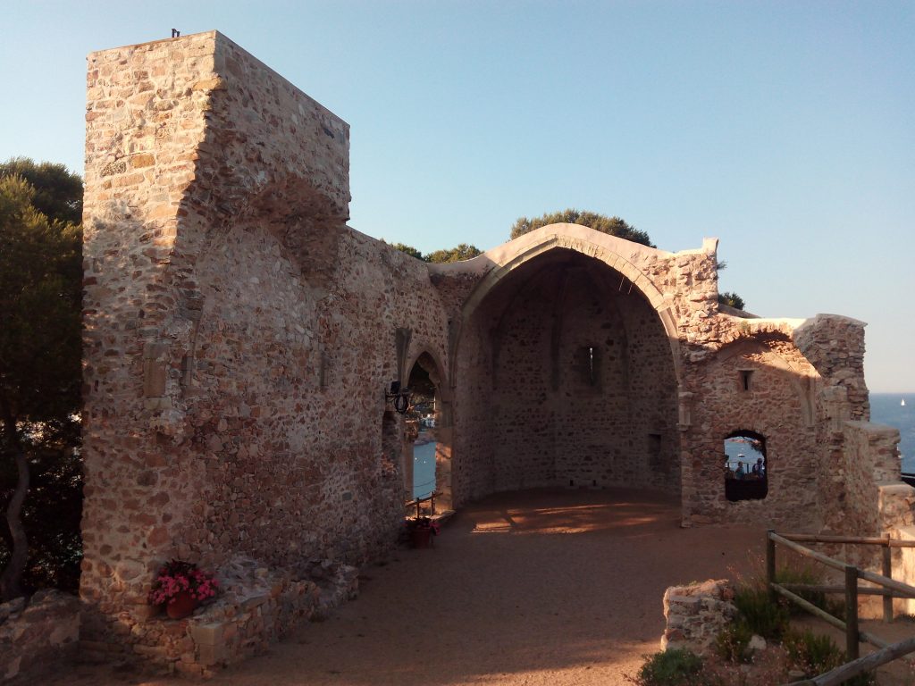 2016 Església vella de Sant Vicenç (Tossa de Mar).jpg