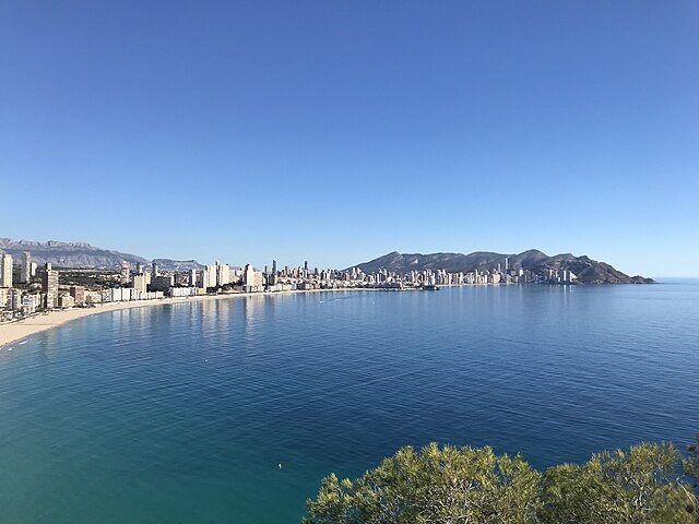 Benidorm desde el Tossal de la Cala.jpg