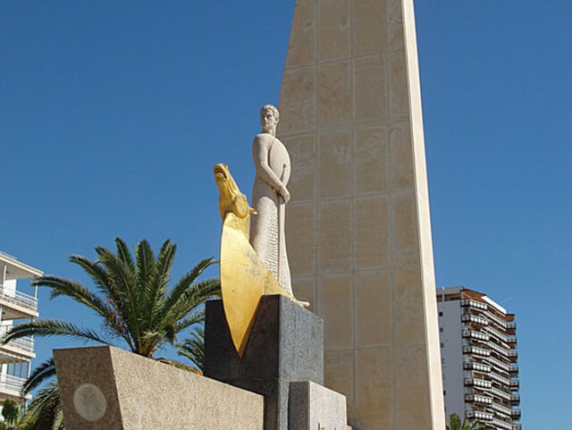 Monumento a Jaime I en Salou.jpg