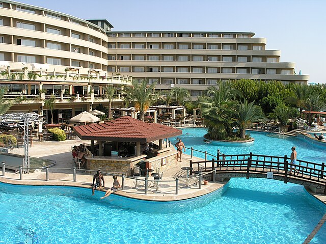 HOTEL PEMAR 10.2011 - panoramio.jpg