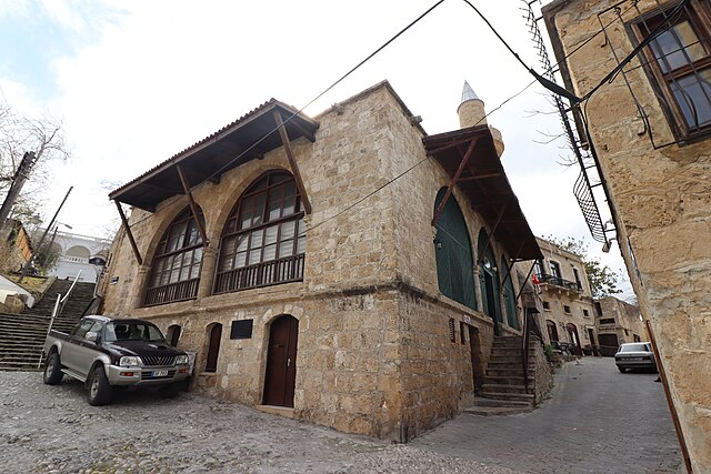 Ağa Cafer Paşa Mosque, Kyrenia, TRNC.jpg