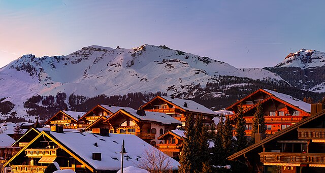 Crans Montana (49460497987).jpg
