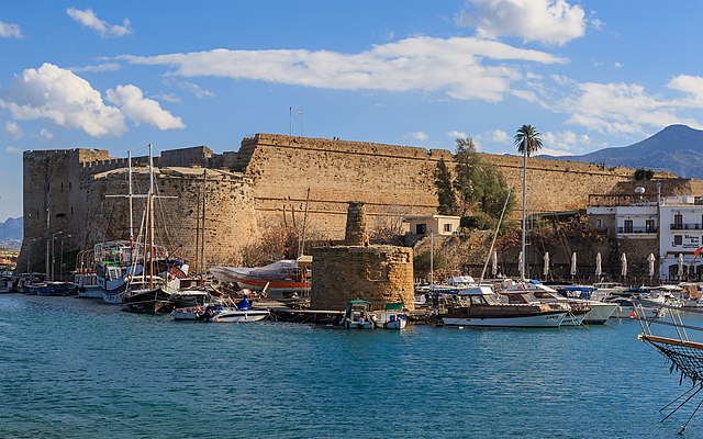 Kyrenia 01-2017 img11 Castle exterior.jpg