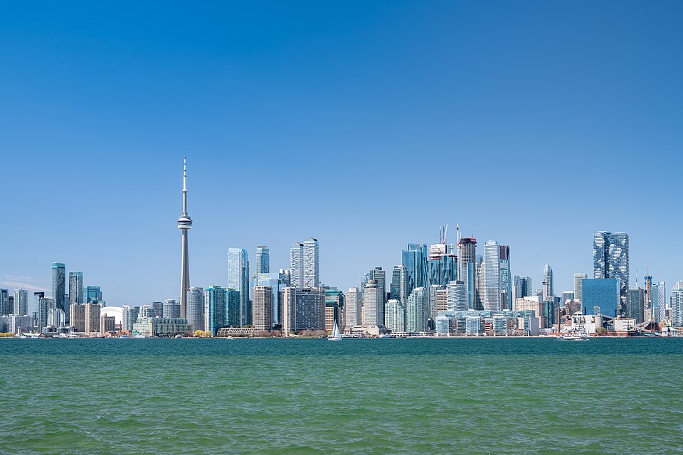 Toronto Skyline viewed from Algonquin Island.jpg